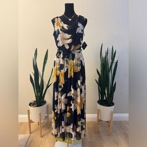 Scowl Neck Maxi Dress |‎ Kate and Lily